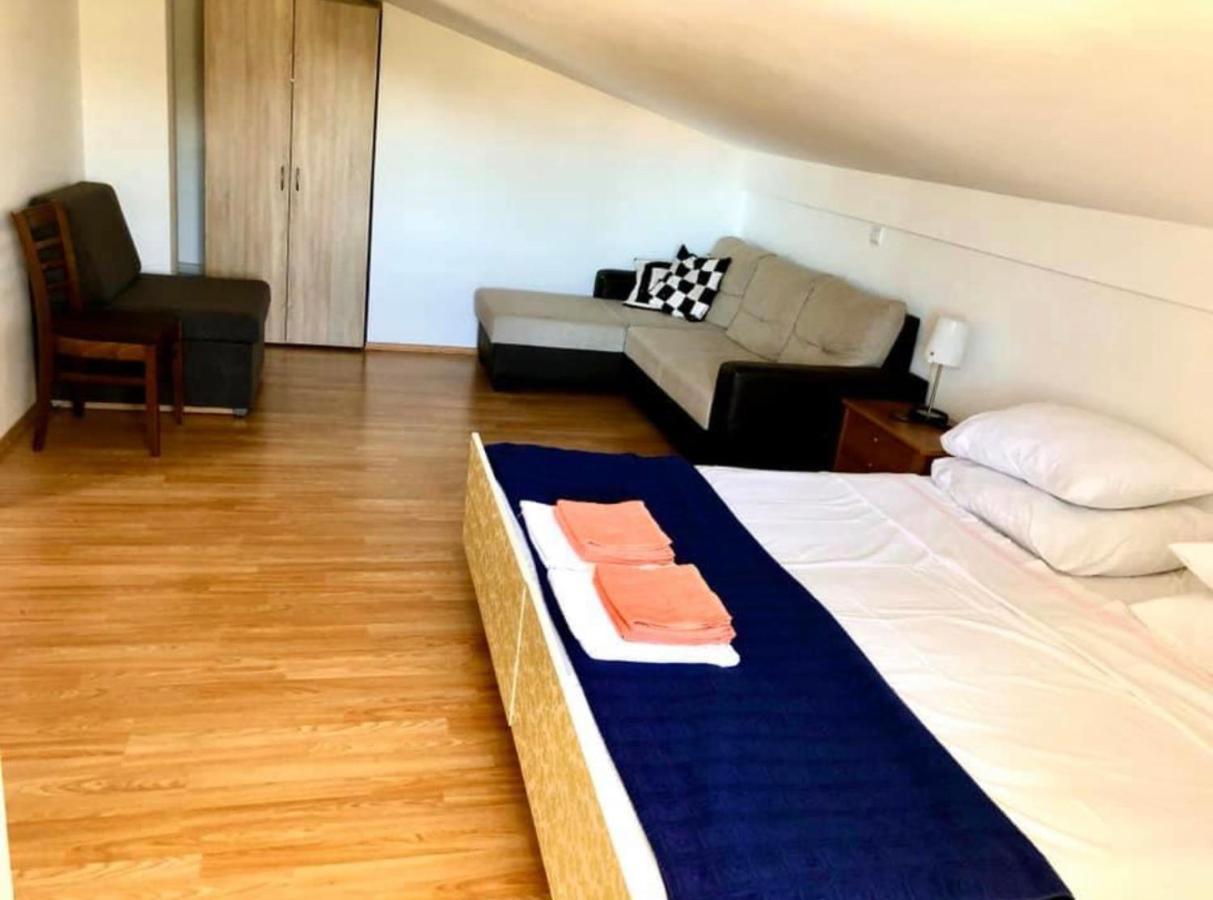 Villa Ester Lopar Eksteriør billede