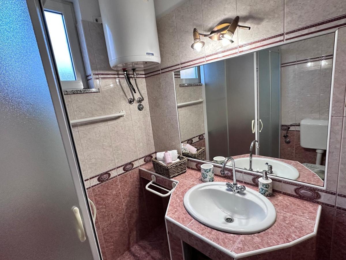 Villa Ester Lopar Eksteriør billede