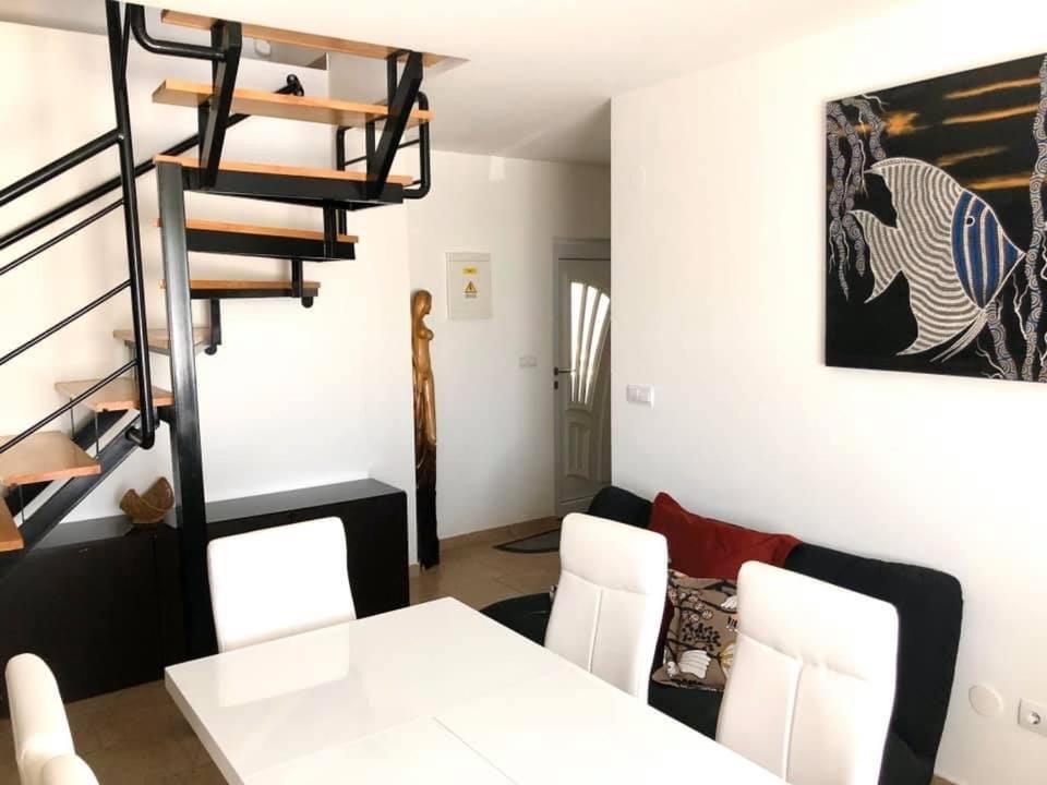 Villa Ester Lopar Eksteriør billede