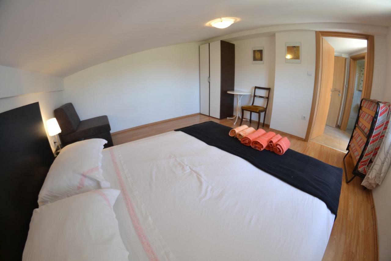 Villa Ester Lopar Eksteriør billede